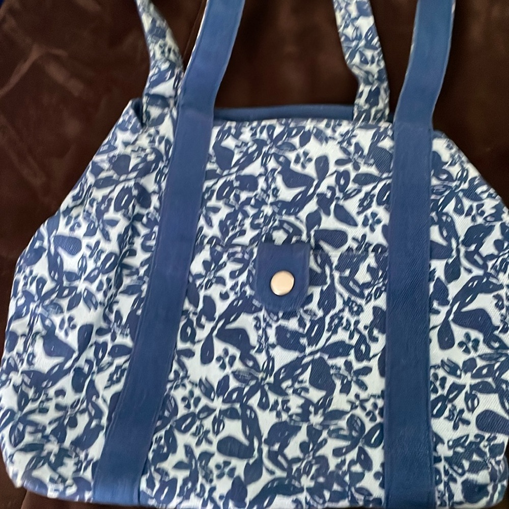Eddie Bauer blow patterned pocketbook